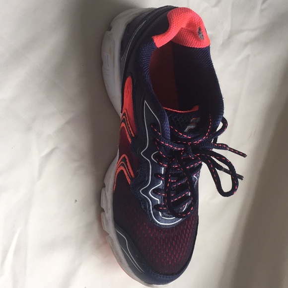 Fila tennis shoes - Picture 2 of 10